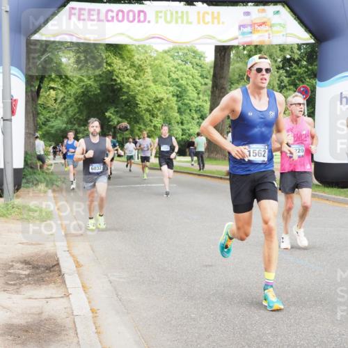 29.06.2025 - hella hamburg halbmarathon MichiJ http://msf.ph/oto/8220670 29.06.2025 10:24:19 Zwischen KM18-KM19 1562, 5554, 6032, 11559, 11898, 13419, 14603, 15115, 15991, 18220 meine-sportfotos.de