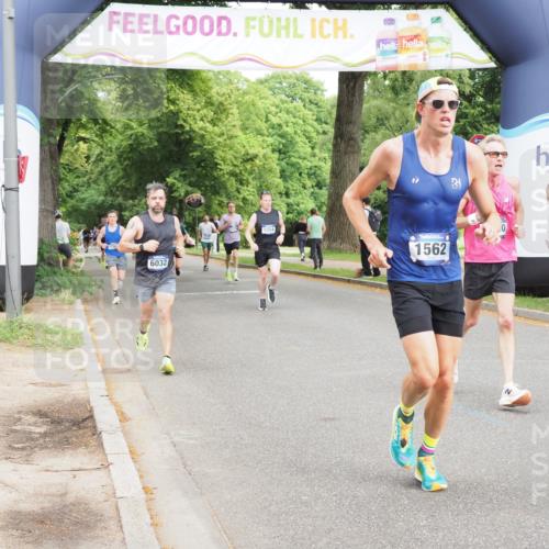 29.06.2025 - hella hamburg halbmarathon MichiJ http://msf.ph/oto/8220683 29.06.2025 10:24:19 Zwischen KM18-KM19 1562, 5554, 6032, 11559, 11898, 13419, 14603, 15115, 15991, 18220 meine-sportfotos.de