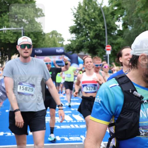 29.06.2025 - hella hamburg halbmarathon Zöllner http://msf.ph/oto/8220684 29.06.2025 10:52:15 Ziel 1482, 2397, 2595, 4837, 5032, 5087, 5093, 5378, 5482, 6897, 9074, 9082, 12135, 12580, 13726, 14248, 14300, 15275, 16003, 16320, 16591, 17033, 17130, 18475, 18801 meine-sportfotos.de