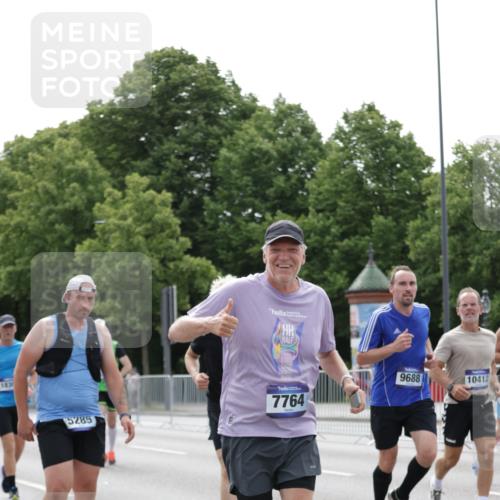 29.06.2025 - hella hamburg halbmarathon Jannik Wohlers http://msf.ph/oto/8220710 29.06.2025 10:27:18 Lombardsbrücke 2080, 3389, 4372, 5177, 5285, 6214, 7764, 7978, 8085, 9688, 10158, 10412, 10413, 12823, 13043, 14206, 15607, 16569, 16804, 16838, 17427, 17791, 18012, 18301, 18626, 18766 meine-sportfotos.de
