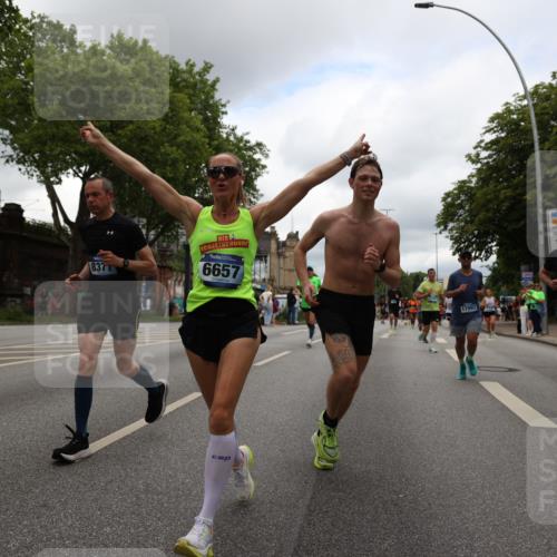 29.06.2025 - hella hamburg halbmarathon Yannick Fuchs http://msf.ph/oto/8220722 29.06.2025 10:46:03 20KM 2287, 2364, 2396, 2397, 2595, 2670, 2818, 4140, 4814, 5008, 5032, 5093, 5102, 5482, 6286, 6390, 6657, 7409, 7724, 7732, 8371, 8661, 8710, 9082, 9093, 9876, 10115, 11551, 11791, 12224, 12367, 12580, 13015, 13047, 13051, 13792, 14122, 14300, 14561, 15356, 15727, 15829, 15831, 16003, 16179, 16357, 16591, 17033, 17815, 17997, 18475, 18801, 18869, 18982 meine-sportfotos.de