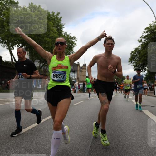 29.06.2025 - hella hamburg halbmarathon Yannick Fuchs http://msf.ph/oto/8220730 29.06.2025 10:46:03 20KM 2287, 2364, 2396, 2397, 2595, 2670, 2818, 4140, 4814, 5008, 5032, 5093, 5102, 5482, 6286, 6390, 6657, 7409, 7724, 7732, 8371, 8661, 8710, 9082, 9093, 9876, 10115, 11551, 11791, 12224, 12367, 12580, 13015, 13047, 13051, 13792, 14122, 14300, 14561, 15356, 15727, 15829, 15831, 16003, 16179, 16357, 16591, 17033, 17815, 17997, 18475, 18801, 18869, 18982 meine-sportfotos.de