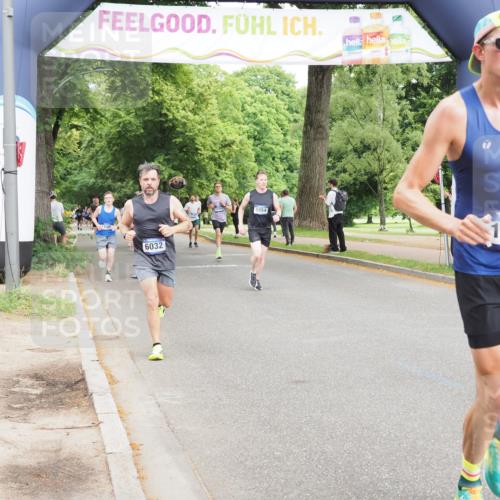 29.06.2025 - hella hamburg halbmarathon MichiJ http://msf.ph/oto/8220733 29.06.2025 10:24:19 Zwischen KM18-KM19 1562, 5554, 6032, 11559, 11898, 13419, 14603, 15115, 15991, 18220 meine-sportfotos.de