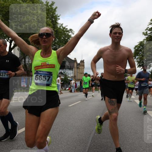 29.06.2025 - hella hamburg halbmarathon Yannick Fuchs http://msf.ph/oto/8220761 29.06.2025 10:46:03 20KM 2287, 2364, 2396, 2397, 2595, 2670, 2818, 4140, 4814, 5008, 5032, 5093, 5102, 5482, 6286, 6390, 6657, 7409, 7724, 7732, 8371, 8661, 8710, 9082, 9093, 9876, 10115, 11551, 11791, 12224, 12367, 12580, 13015, 13047, 13051, 13792, 14122, 14300, 14561, 15356, 15727, 15829, 15831, 16003, 16179, 16357, 16591, 17033, 17815, 17997, 18475, 18801, 18869, 18982 meine-sportfotos.de