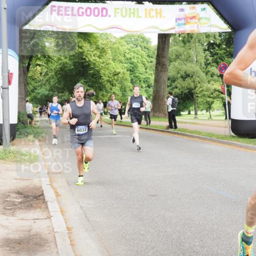 29.06.2025 - hella hamburg halbmarathon MichiJ http://msf.ph/oto/8220762 29.06.2025 10:24:19 Zwischen KM18-KM19 1562, 5554, 6032, 11559, 11898, 13419, 14603, 15115, 15991, 18220 meine-sportfotos.de