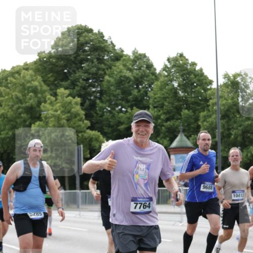 29.06.2025 - hella hamburg halbmarathon Jannik Wohlers http://msf.ph/oto/8220780 29.06.2025 10:27:18 Lombardsbrücke 2080, 3389, 4372, 5177, 5285, 6214, 7764, 7978, 8085, 9688, 10158, 10412, 10413, 12823, 13043, 14206, 15607, 16569, 16804, 16838, 17427, 17791, 18012, 18301, 18626, 18766 meine-sportfotos.de