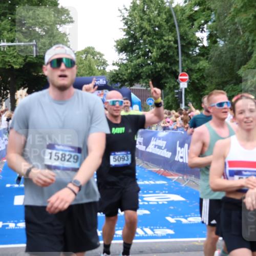 29.06.2025 - hella hamburg halbmarathon Zöllner http://msf.ph/oto/8220801 29.06.2025 10:52:16 Ziel 1482, 2397, 4419, 4837, 5032, 5087, 5093, 5482, 6897, 9074, 9082, 12135, 13726, 14248, 14300, 15275, 16003, 16320, 16591, 17033, 17130, 18475, 18801 meine-sportfotos.de