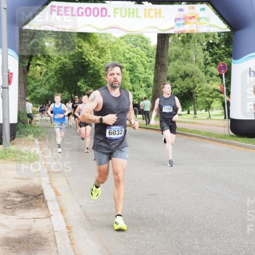 29.06.2025 - hella hamburg halbmarathon MichiJ http://msf.ph/oto/8220827 29.06.2025 10:24:20 Zwischen KM18-KM19 1562, 5554, 6032, 11559, 13419, 14603, 15115, 17306, 18220 meine-sportfotos.de