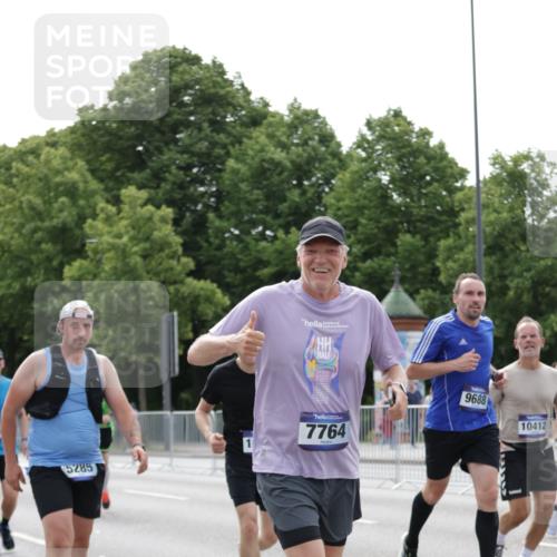 29.06.2025 - hella hamburg halbmarathon Jannik Wohlers http://msf.ph/oto/8220833 29.06.2025 10:27:18 Lombardsbrücke 2080, 3389, 4372, 5177, 5285, 6214, 7764, 7978, 8085, 9688, 10158, 10412, 10413, 12823, 13043, 14206, 15607, 16569, 16804, 16838, 17427, 17791, 18012, 18301, 18626, 18766 meine-sportfotos.de