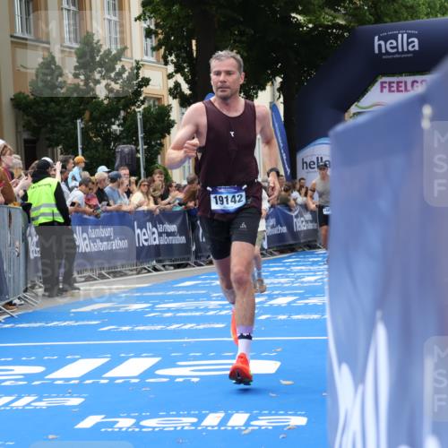 29.06.2025 - hella hamburg halbmarathon Strokosch-Dieckow http://msf.ph/oto/8220834 29.06.2025 10:29:00 Ziel 1827, 3043, 10171, 10351, 16157, 18874, 19142 meine-sportfotos.de