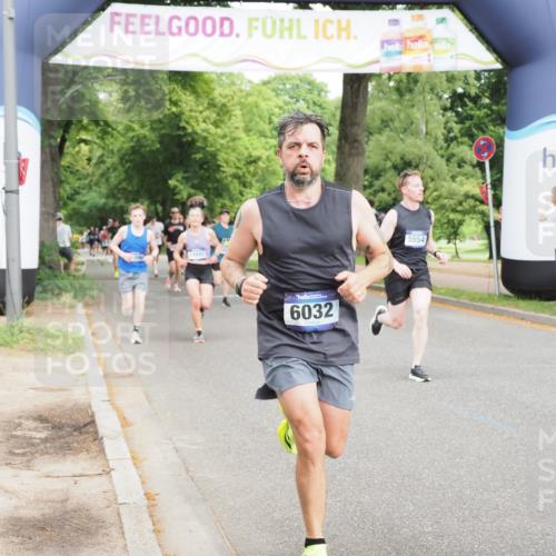29.06.2025 - hella hamburg halbmarathon MichiJ http://msf.ph/oto/8220874 29.06.2025 10:24:20 Zwischen KM18-KM19 1562, 5554, 6032, 11559, 13419, 14603, 15115, 17306, 18220 meine-sportfotos.de
