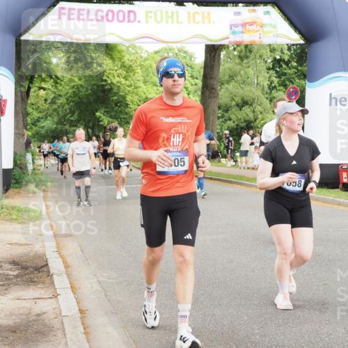 29.06.2025 - hella hamburg halbmarathon MichiJ http://msf.ph/oto/8220888 29.06.2025 10:48:46 Zwischen KM18-KM19 1188, 1726, 1823, 2582, 5299, 5305, 6602, 7636, 7658, 8730, 12125, 14574, 16128, 16145, 17383 meine-sportfotos.de