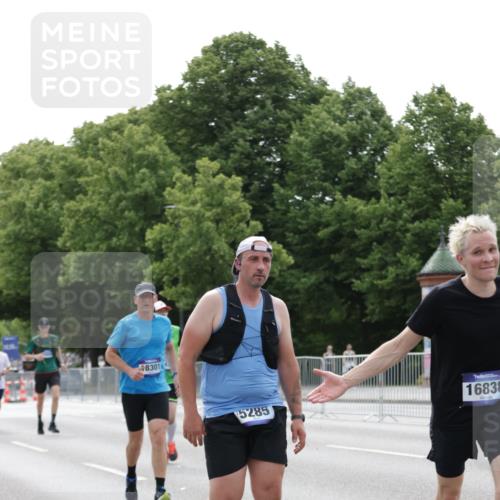29.06.2025 - hella hamburg halbmarathon Jannik Wohlers http://msf.ph/oto/8220965 29.06.2025 10:27:19 Lombardsbrücke 2080, 3389, 5177, 5285, 6214, 7764, 7978, 8085, 9688, 10158, 10412, 10413, 12823, 13043, 13860, 14206, 15607, 16569, 16804, 16838, 17427, 17791, 18012, 18301, 18626 meine-sportfotos.de