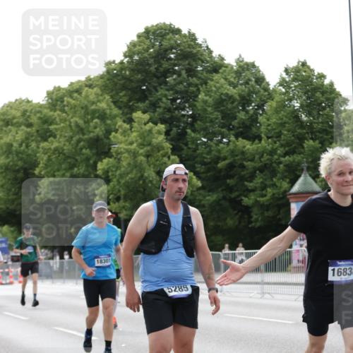 29.06.2025 - hella hamburg halbmarathon Jannik Wohlers http://msf.ph/oto/8221015 29.06.2025 10:27:19 Lombardsbrücke 2080, 3389, 5177, 5285, 6214, 7764, 7978, 8085, 9688, 10158, 10412, 10413, 12823, 13043, 13860, 14206, 15607, 16569, 16804, 16838, 17427, 17791, 18012, 18301, 18626 meine-sportfotos.de