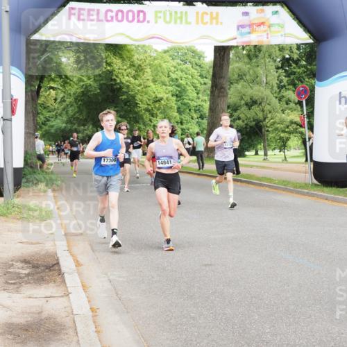 29.06.2025 - hella hamburg halbmarathon MichiJ http://msf.ph/oto/8221017 29.06.2025 10:24:22 Zwischen KM18-KM19 1562, 5554, 6032, 12751, 14841, 15115, 17306, 18220 meine-sportfotos.de