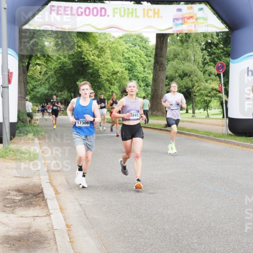 29.06.2025 - hella hamburg halbmarathon MichiJ http://msf.ph/oto/8221064 29.06.2025 10:24:22 Zwischen KM18-KM19 1562, 5554, 6032, 12751, 14841, 15115, 17306, 18220 meine-sportfotos.de