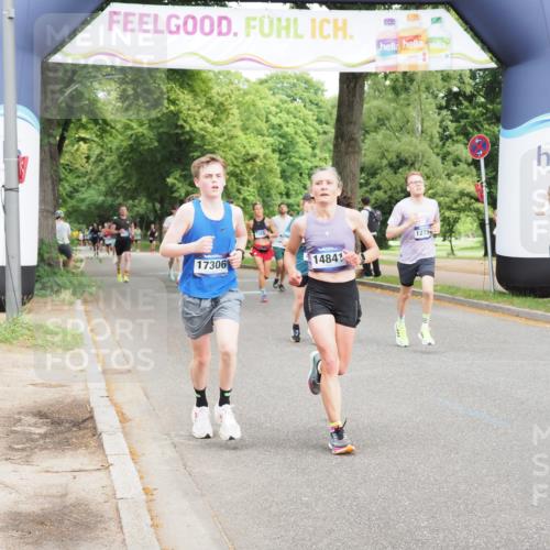 29.06.2025 - hella hamburg halbmarathon MichiJ http://msf.ph/oto/8221118 29.06.2025 10:24:22 Zwischen KM18-KM19 1562, 5554, 6032, 12751, 14841, 15115, 17306, 18220 meine-sportfotos.de