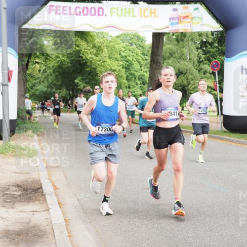 29.06.2025 - hella hamburg halbmarathon MichiJ http://msf.ph/oto/8221145 29.06.2025 10:24:23 Zwischen KM18-KM19 1562, 1889, 4944, 5554, 6032, 12751, 14841, 17306, 18220 meine-sportfotos.de