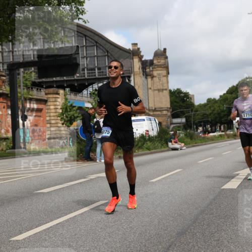 29.06.2025 - hella hamburg halbmarathon Yannick Fuchs http://msf.ph/oto/8221205 29.06.2025 10:33:06 20KM 1042, 1615, 1688, 1710, 2262, 2296, 2719, 2745, 2849, 3014, 3431, 3530, 4148, 5091, 5248, 6095, 6684, 7110, 8091, 10218, 11049, 11281, 11379, 12137, 12915, 13755, 14688, 14992, 15372, 16075, 16280, 17154, 17623, 17722, 18761 meine-sportfotos.de