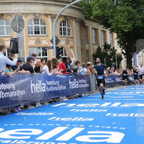29.06.2025 - hella hamburg halbmarathon Strokosch-Dieckow http://msf.ph/oto/8221247 29.06.2025 10:29:07 Ziel 3043, 8473, 10171, 10351, 16157, 18874, 19194 meine-sportfotos.de