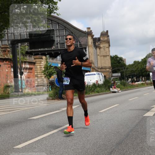 29.06.2025 - hella hamburg halbmarathon Yannick Fuchs http://msf.ph/oto/8221273 29.06.2025 10:33:06 20KM 1042, 1615, 1688, 1710, 2262, 2296, 2719, 2745, 2849, 3014, 3431, 3530, 4148, 5091, 5248, 6095, 6684, 7110, 8091, 10218, 11049, 11281, 11379, 12137, 12915, 13755, 14688, 14992, 15372, 16075, 16280, 17154, 17623, 17722, 18761 meine-sportfotos.de