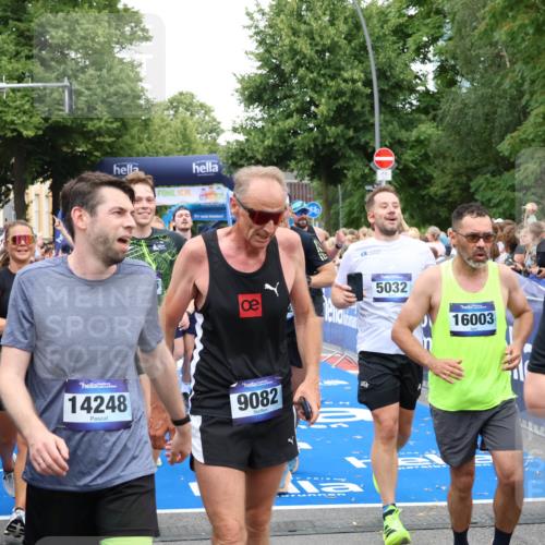 29.06.2025 - hella hamburg halbmarathon Zöllner http://msf.ph/oto/8221331 29.06.2025 10:52:20 Ziel 4140, 4419, 4587, 4837, 5032, 5087, 5482, 6164, 7896, 9074, 12135, 13707, 14300, 15275, 15446, 16003, 16591, 17130, 17773, 18475 meine-sportfotos.de