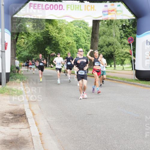29.06.2025 - hella hamburg halbmarathon MichiJ http://msf.ph/oto/8221340 29.06.2025 10:24:24 Zwischen KM18-KM19 1562, 1889, 4944, 5554, 6032, 12751, 14841, 17306, 18220 meine-sportfotos.de
