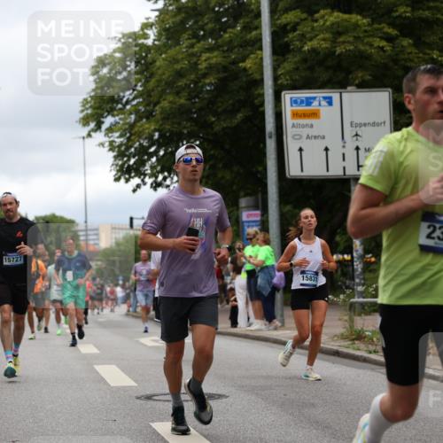 29.06.2025 - hella hamburg halbmarathon Yannick Fuchs http://msf.ph/oto/8221342 29.06.2025 10:46:05 20KM 2287, 2364, 2396, 2397, 2595, 2670, 2818, 4140, 4814, 5008, 5032, 5093, 5102, 5482, 6286, 6390, 6657, 7409, 7724, 7732, 8371, 8661, 8710, 8977, 9082, 9093, 9876, 10115, 11551, 11791, 12367, 12580, 13015, 13047, 13051, 13792, 14122, 14300, 14561, 15356, 15427, 15727, 15829, 15831, 16003, 16179, 16357, 16591, 17815, 17997, 18475, 18801, 18869, 18982 meine-sportfotos.de