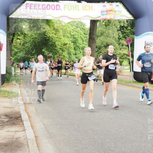 29.06.2025 - hella hamburg halbmarathon MichiJ http://msf.ph/oto/8221344 29.06.2025 10:48:48 Zwischen KM18-KM19 1726, 1823, 2582, 5299, 5305, 6602, 7636, 7658, 8730, 16128, 17383, 19242 meine-sportfotos.de