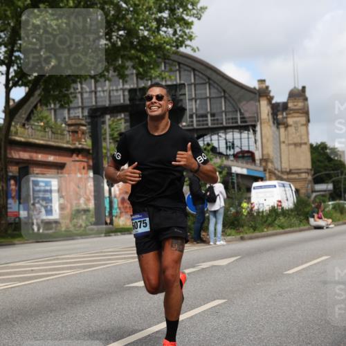 29.06.2025 - hella hamburg halbmarathon Yannick Fuchs http://msf.ph/oto/8221355 29.06.2025 10:33:06 20KM 1042, 1615, 1688, 1710, 2262, 2296, 2719, 2745, 2849, 3014, 3431, 3530, 4148, 5091, 5248, 6095, 6684, 7110, 8091, 10218, 11049, 11281, 11379, 12137, 12915, 13755, 14688, 14992, 15372, 16075, 16280, 17154, 17623, 17722, 18761 meine-sportfotos.de