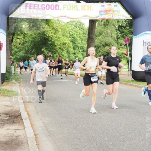 29.06.2025 - hella hamburg halbmarathon MichiJ http://msf.ph/oto/8221400 29.06.2025 10:48:48 Zwischen KM18-KM19 1726, 1823, 2582, 5299, 5305, 6602, 7636, 7658, 8730, 16128, 17383, 19242 meine-sportfotos.de