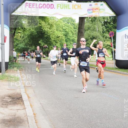 29.06.2025 - hella hamburg halbmarathon MichiJ http://msf.ph/oto/8221435 29.06.2025 10:24:25 Zwischen KM18-KM19 1562, 1889, 4944, 5554, 6032, 12751, 13252, 14629, 14841, 17022, 17306, 18183, 18220 meine-sportfotos.de