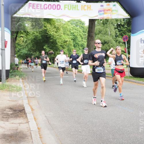 29.06.2025 - hella hamburg halbmarathon MichiJ http://msf.ph/oto/8221454 29.06.2025 10:24:25 Zwischen KM18-KM19 1562, 1889, 4944, 5554, 6032, 12751, 13252, 14629, 14841, 17022, 17306, 18183, 18220 meine-sportfotos.de