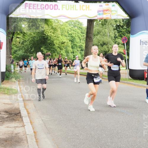 29.06.2025 - hella hamburg halbmarathon MichiJ http://msf.ph/oto/8221455 29.06.2025 10:48:48 Zwischen KM18-KM19 1726, 1823, 2582, 5299, 5305, 6602, 7636, 7658, 8730, 16128, 17383, 19242 meine-sportfotos.de