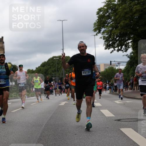 29.06.2025 - hella hamburg halbmarathon Yannick Fuchs http://msf.ph/oto/8221500 29.06.2025 10:46:07 20KM 2287, 2396, 2397, 2595, 4140, 4814, 5008, 5032, 5093, 5102, 5399, 5482, 6286, 6390, 6657, 7130, 7409, 7724, 7732, 8139, 8371, 8661, 8710, 8977, 9082, 9093, 9876, 10115, 11551, 12367, 12580, 13015, 13047, 13051, 13327, 13792, 14122, 14300, 14561, 15356, 15427, 15727, 15829, 15831, 16003, 16179, 16357, 16591, 17997, 18475, 18801, 18869, 18982 meine-sportfotos.de