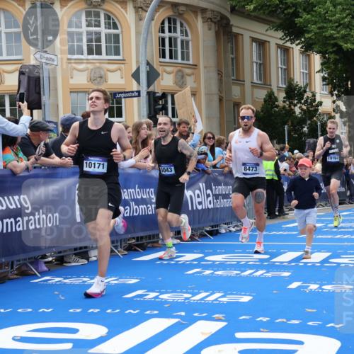 29.06.2025 - hella hamburg halbmarathon Strokosch-Dieckow http://msf.ph/oto/8221501 29.06.2025 10:29:10 Ziel 3043, 8473, 10171, 12287, 12337, 14395, 16157, 19194 meine-sportfotos.de