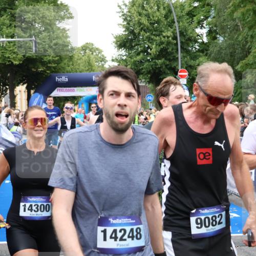 29.06.2025 - hella hamburg halbmarathon Zöllner http://msf.ph/oto/8221503 29.06.2025 10:52:21 Ziel 4140, 4419, 4587, 4837, 5087, 5482, 6164, 7896, 9074, 13707, 15275, 15446, 16591, 17773 meine-sportfotos.de