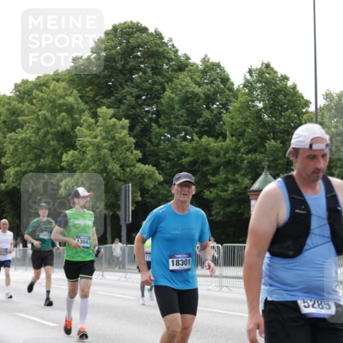 29.06.2025 - hella hamburg halbmarathon Jannik Wohlers http://msf.ph/oto/8221508 29.06.2025 10:27:21 Lombardsbrücke 2080, 3389, 5177, 6214, 7764, 7978, 8085, 9688, 10158, 10412, 10413, 12823, 13043, 13860, 14206, 15607, 16569, 16804, 16838, 17427, 17791, 18012, 18301, 18626 meine-sportfotos.de