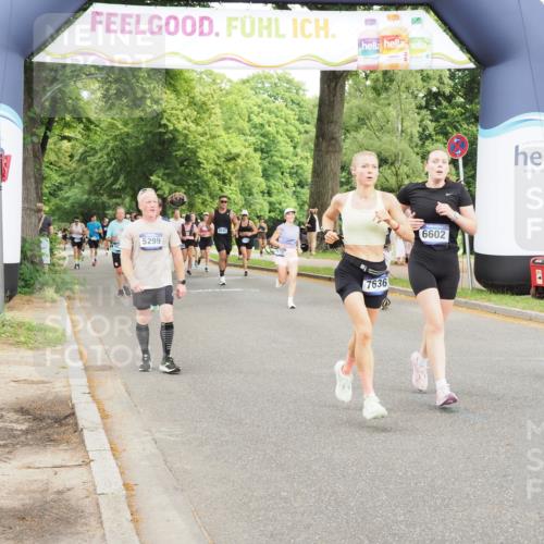 29.06.2025 - hella hamburg halbmarathon MichiJ http://msf.ph/oto/8221516 29.06.2025 10:48:48 Zwischen KM18-KM19 1726, 1823, 2582, 5299, 5305, 6602, 7636, 7658, 8730, 16128, 17383, 19242 meine-sportfotos.de