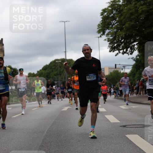29.06.2025 - hella hamburg halbmarathon Yannick Fuchs http://msf.ph/oto/8221522 29.06.2025 10:46:07 20KM 2287, 2396, 2397, 2595, 4140, 4814, 5008, 5032, 5093, 5102, 5399, 5482, 6286, 6390, 6657, 7130, 7409, 7724, 7732, 8139, 8371, 8661, 8710, 8977, 9082, 9093, 9876, 10115, 11551, 12367, 12580, 13015, 13047, 13051, 13327, 13792, 14122, 14300, 14561, 15356, 15427, 15727, 15829, 15831, 16003, 16179, 16357, 16591, 17997, 18475, 18801, 18869, 18982 meine-sportfotos.de