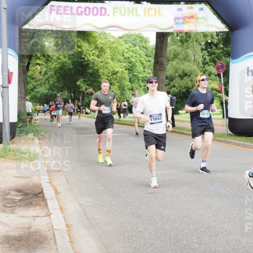 29.06.2025 - hella hamburg halbmarathon MichiJ http://msf.ph/oto/8221537 29.06.2025 10:24:27 Zwischen KM18-KM19 1889, 4944, 5554, 12751, 13252, 14629, 14841, 16123, 17022, 17306, 17643, 18183 meine-sportfotos.de