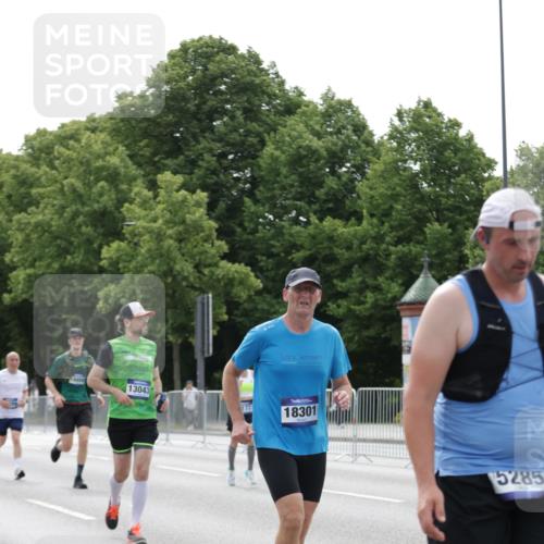 29.06.2025 - hella hamburg halbmarathon Jannik Wohlers http://msf.ph/oto/8221558 29.06.2025 10:27:21 Lombardsbrücke 2080, 3389, 5177, 6214, 7764, 7978, 8085, 9688, 10158, 10412, 10413, 12823, 13043, 13860, 14206, 15607, 16569, 16804, 16838, 17427, 17791, 18012, 18301, 18626 meine-sportfotos.de