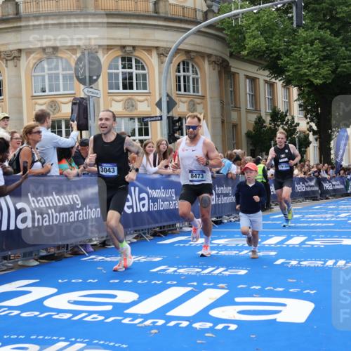 29.06.2025 - hella hamburg halbmarathon Strokosch-Dieckow http://msf.ph/oto/8221575 29.06.2025 10:29:11 Ziel 3043, 8473, 10171, 12287, 12337, 14395, 16157, 19194 meine-sportfotos.de