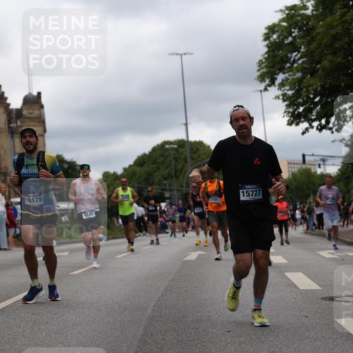 29.06.2025 - hella hamburg halbmarathon Yannick Fuchs http://msf.ph/oto/8221605 29.06.2025 10:46:07 20KM 2287, 2396, 2397, 2595, 4140, 4814, 5008, 5032, 5093, 5102, 5399, 5482, 6286, 6390, 6657, 7130, 7409, 7724, 7732, 8139, 8371, 8661, 8710, 8977, 9082, 9093, 9876, 10115, 11551, 12367, 12580, 13015, 13047, 13051, 13327, 13792, 14122, 14300, 14561, 15356, 15427, 15727, 15829, 15831, 16003, 16179, 16357, 16591, 17997, 18475, 18801, 18869, 18982 meine-sportfotos.de