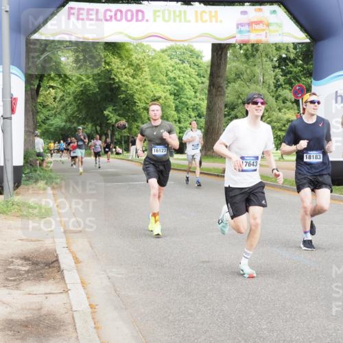 29.06.2025 - hella hamburg halbmarathon MichiJ http://msf.ph/oto/8221606 29.06.2025 10:24:27 Zwischen KM18-KM19 1889, 4944, 5554, 12751, 13252, 14629, 14841, 16123, 17022, 17306, 17643, 18183 meine-sportfotos.de