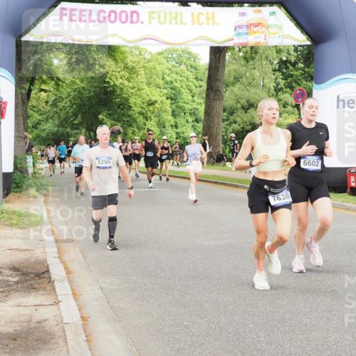 29.06.2025 - hella hamburg halbmarathon MichiJ http://msf.ph/oto/8221618 29.06.2025 10:48:48 Zwischen KM18-KM19 1726, 1823, 2582, 5299, 5305, 6602, 7636, 7658, 8730, 16128, 17383, 19242 meine-sportfotos.de