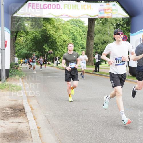 29.06.2025 - hella hamburg halbmarathon MichiJ http://msf.ph/oto/8221645 29.06.2025 10:24:27 Zwischen KM18-KM19 1889, 4944, 5554, 12751, 13252, 14629, 14841, 16123, 17022, 17306, 17643, 18183 meine-sportfotos.de