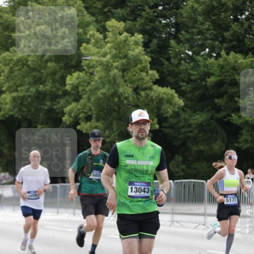 29.06.2025 - hella hamburg halbmarathon Jannik Wohlers http://msf.ph/oto/8221663 29.06.2025 10:27:22 Lombardsbrücke 1148, 2080, 3389, 5177, 6214, 7764, 7978, 8085, 9688, 10412, 10413, 12823, 13043, 13860, 14206, 15607, 16569, 16804, 16838, 17427, 18012, 18301, 18626 meine-sportfotos.de
