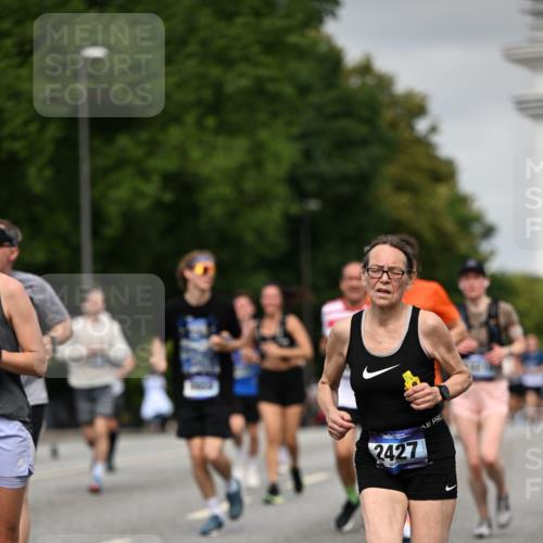 29.06.2025 - hella hamburg halbmarathon Dr. Thomas Lammeyer http://msf.ph/oto/8221678 29.06.2025 10:13:00 Kennedybrücke 1147, 1188, 1823, 2427, 2978, 3762, 4592, 4859, 5885, 6674, 7198, 9718, 9823, 9951, 9958, 10035, 10092, 10194, 10609, 10857 meine-sportfotos.de