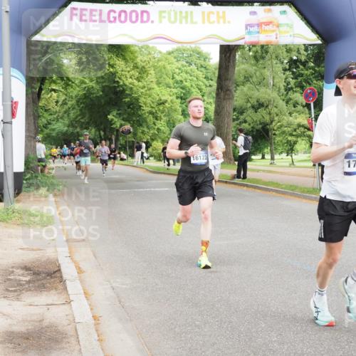 29.06.2025 - hella hamburg halbmarathon MichiJ http://msf.ph/oto/8221692 29.06.2025 10:24:28 Zwischen KM18-KM19 1889, 4944, 12751, 13252, 14629, 14841, 15621, 16123, 17022, 17306, 17643, 18183 meine-sportfotos.de
